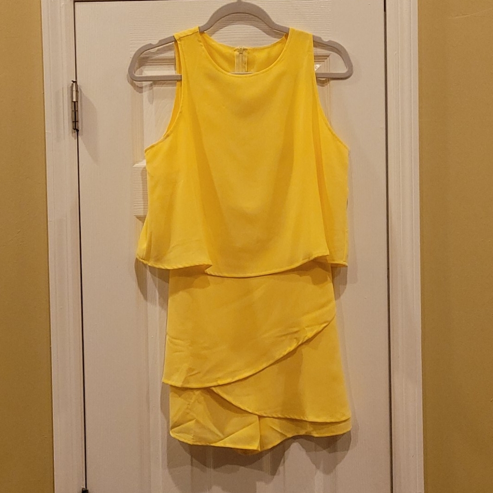 Yellow ruffled romper - Picture 3 of 4